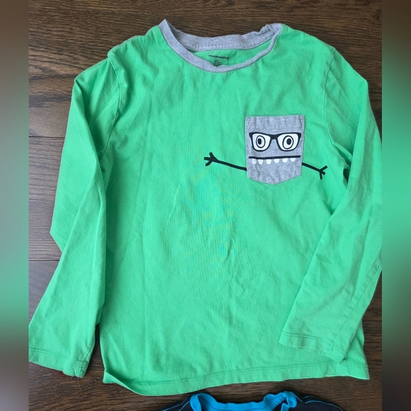 Lot Of 2 Amazon Essentials Kids Long Sleeve Tees - Green and Black Sz.M(8) - Picture 3 of 8